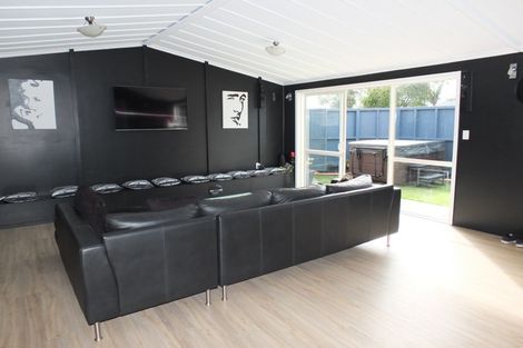 Photo of property in Blue Bell Motel, 48 Russell Street, Foxton, 4814