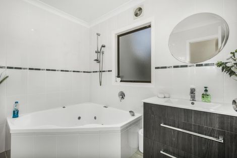 Photo of property in 15 Green Lane, Pukekohe, 2120