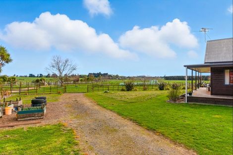 Photo of property in 70 Joblins Road, Levin, 5571