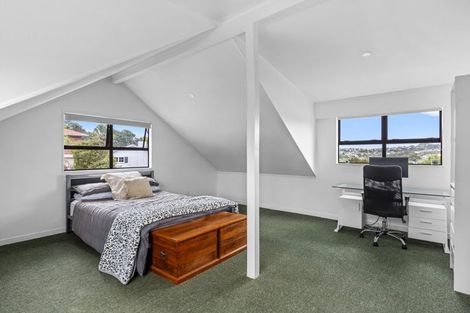 Photo of property in 32 Danbury Drive, Torbay, Auckland, 0630