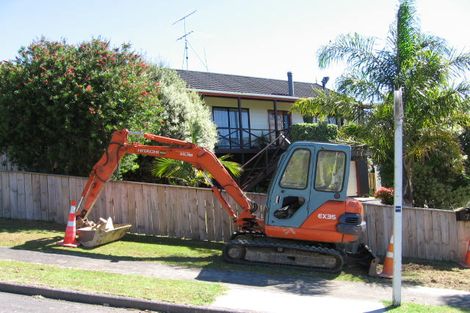 Photo of property in 7 Eagleson Street, Northcross, Auckland, 0632