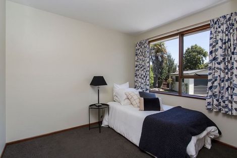 Photo of property in 21 Rosanna Place, Aranui, Christchurch, 8061