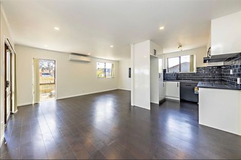 Photo of property in 1/149 Te Irirangi Drive, Flat Bush, Auckland, 2019
