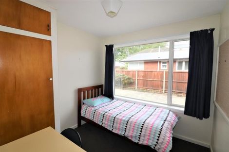 Photo of property in 15 Newbridge Place, Ilam, Christchurch, 8041