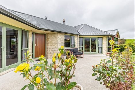 Photo of property in 28 Waipuna Grove, Levin, 5571