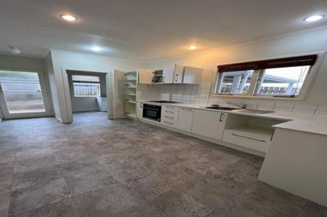 Photo of property in 1a Truscott Place, West Harbour, Auckland, 0618