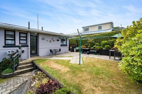 Photo of property in 16 Tomkins Street, Green Island, Dunedin, 9018