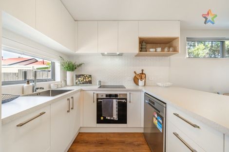 Photo of property in 14/15 Awamutu Grove, Waiwhetu, Lower Hutt, 5010