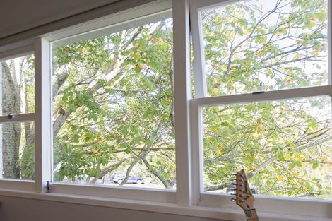 Photo of property in 1/5 Edgars Road, Westmere, Auckland, 1022