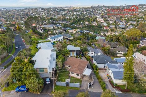 Photo of property in 2/701 East Coast Road, Browns Bay, Auckland, 0630