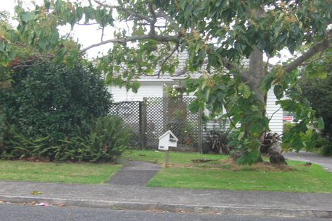 Photo of property in 2/18 Edgeworth Road, Glenfield, Auckland, 0629
