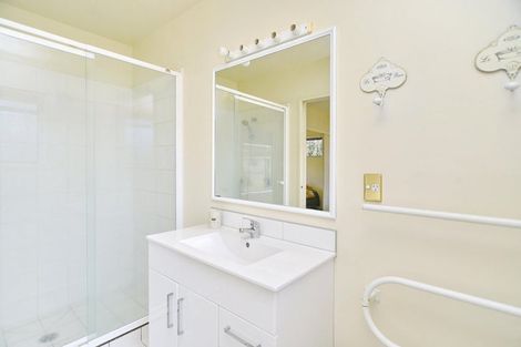 Photo of property in 10 Riegler Place, Belfast, Christchurch, 8051