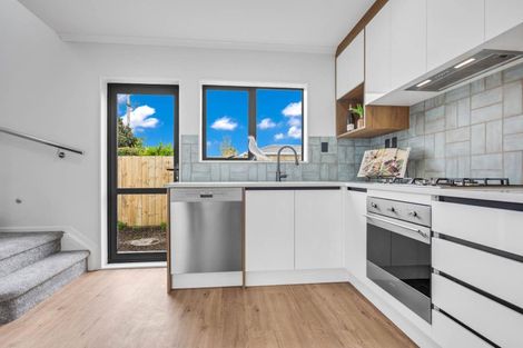 Photo of property in 2/177 Old Wairoa Road, Papakura, 2110