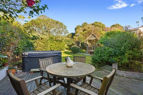 Photo of property in 36 Queens Road, Waikanae Beach, Waikanae, 5036