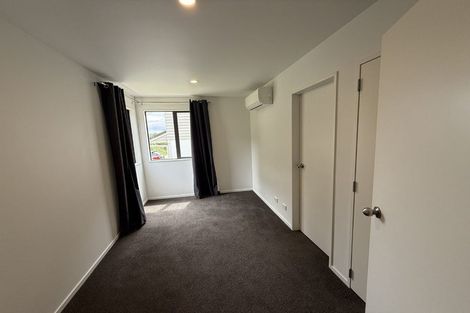 Photo of property in 106a Glanmire Road, Newlands, Wellington, 6037