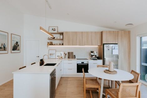 Photo of property in 2 Julie Lane, Papamoa, 3118