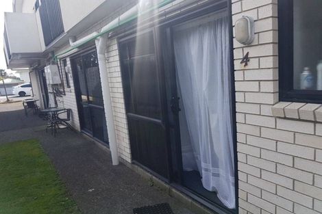 Photo of property in Othello House, 22-24 Mount Edgcumbe Street, New Plymouth, 4310