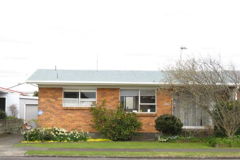 Photo of property in 2 Karamu Street, Strandon, New Plymouth, 4312