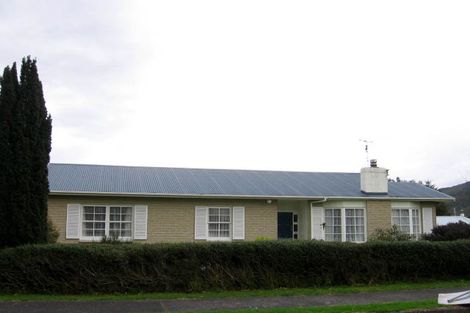 Photo of property in 1 Skipage Grove, Featherston, 5710