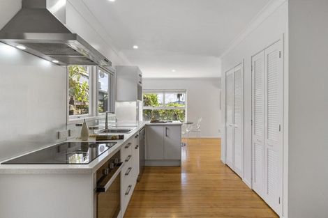 Photo of property in 7b Anne Road, Hillcrest, Auckland, 0627