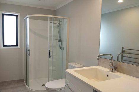 Photo of property in 4 Whakato Avenue, Kumeu, 0810