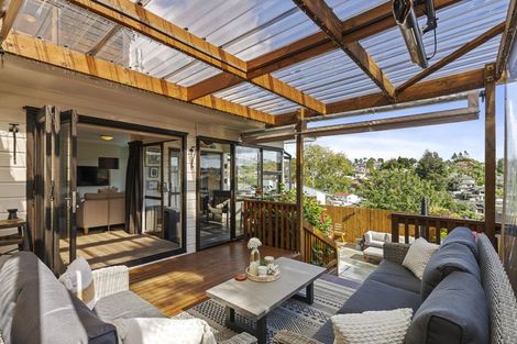 Photo of property in 2/15 Eastwood Rise, Browns Bay, Auckland, 0630