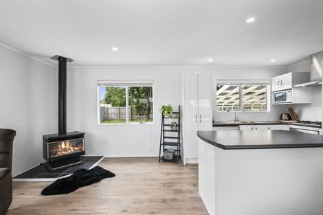 Photo of property in 2 Avon Close, Richmond Heights, Taupo, 3330