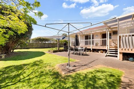 Photo of property in 9 Tyndrum Place, Highland Park, Auckland, 2010