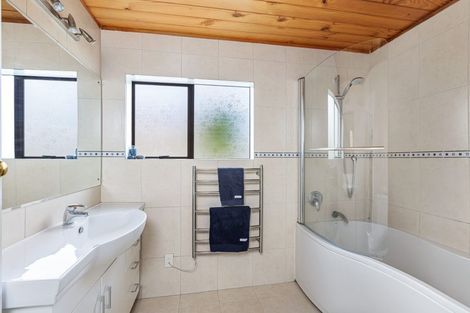 Photo of property in 1/16 Arran Road, Browns Bay, Auckland, 0630