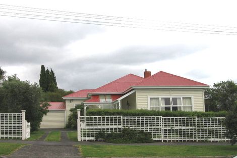 Photo of property in 5 First Avenue, Stanley Point, Auckland, 0624