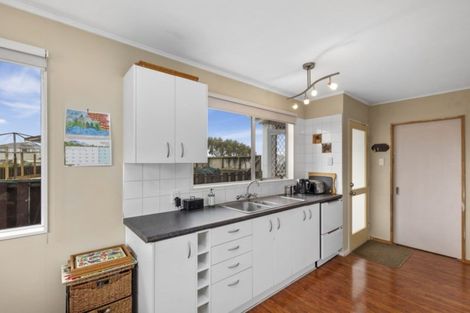 Photo of property in 6 Owaka Close, Kelson, Lower Hutt, 5010