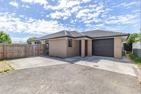 Photo of property in 30 Queenwood Road, Levin, 5510