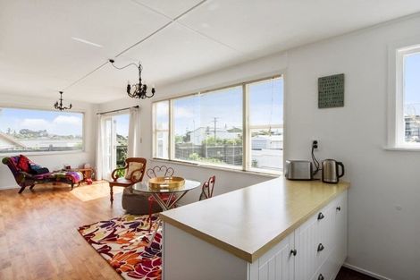 Photo of property in 6 Kaitawa Street, Waikanae Beach, Waikanae, 5036