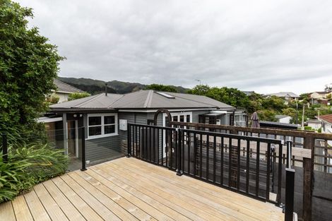 Photo of property in 30c Collins Avenue, Tawa, Wellington, 5028