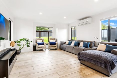 Photo of property in 15 Lagoon View, Gulf Harbour, Whangaparaoa, 0930