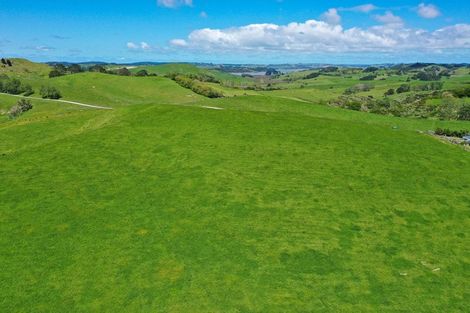 Photo of property in 156 Marohemo Road, Maungaturoto, 0583