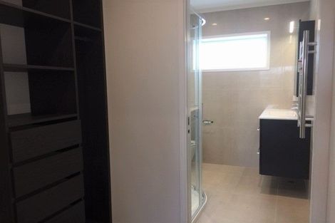 Photo of property in 8 Marina View Drive, West Harbour, Auckland, 0618