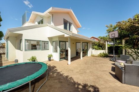 Photo of property in 5 Edgecumbe Way, Tauranga, 3110