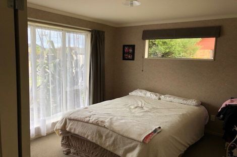 Photo of property in 5 Boston Parade, Kelvin Grove, Palmerston North, 4414