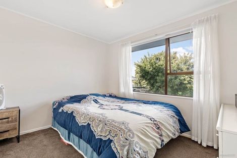 Photo of property in 15 Kayle Glen, West Harbour, Auckland, 0618