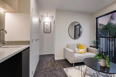 Photo of property in 2/114 Saddleback Rise, Murrays Bay, Auckland, 0630