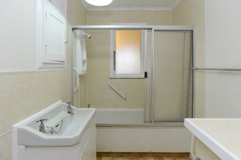 Photo of property in 1b Yeo Place, Taradale, Napier, 4112