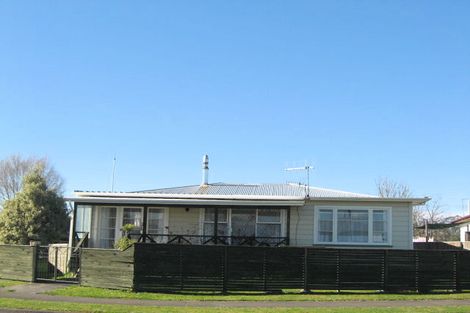 Photo of property in 15 Blundell Avenue, Waipukurau, 4200
