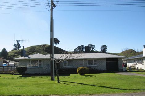 Photo of property in 18 Ongo Road, Hunterville, 4730