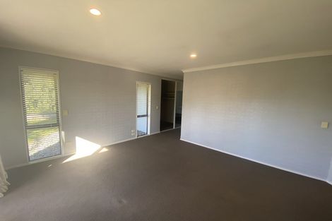 Photo of property in 10 Somerton Drive, Huntington, Hamilton, 3210