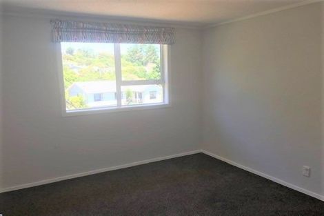 Photo of property in 6 Gaff Place, Whitby, Porirua, 5024