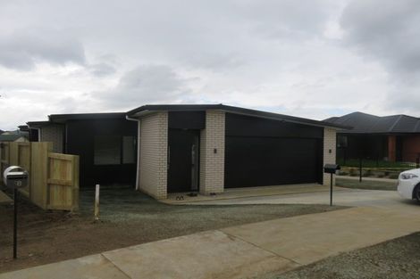 Photo of property in 16 Te Tiireke Drive, Glenview, Hamilton, 3206