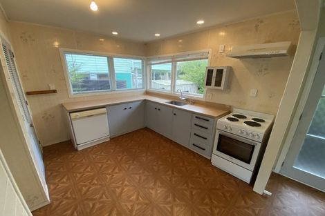 Photo of property in 137 Hutchinsons Road, Bucklands Beach, Auckland, 2014