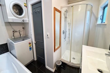 Photo of property in 92 Austin Street, Mount Victoria, Wellington, 6011