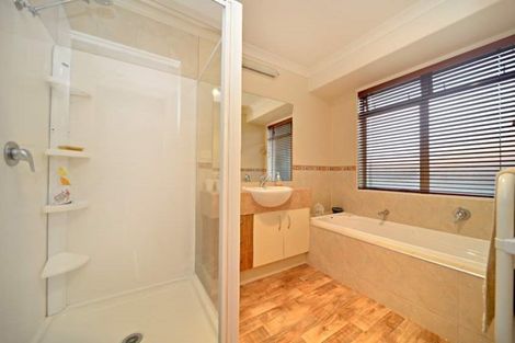 Photo of property in 32 Maybole Drive, Flat Bush, Auckland, 2016